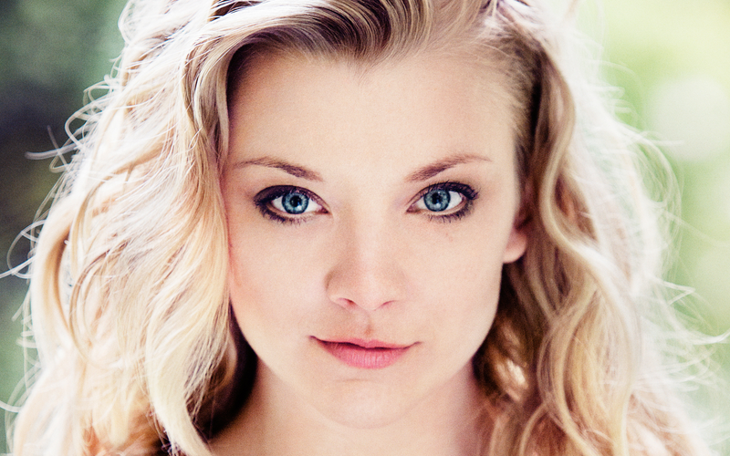 La actriz Natalie Dormer es el ejemplo perfecto de sonrisa levemente torcida